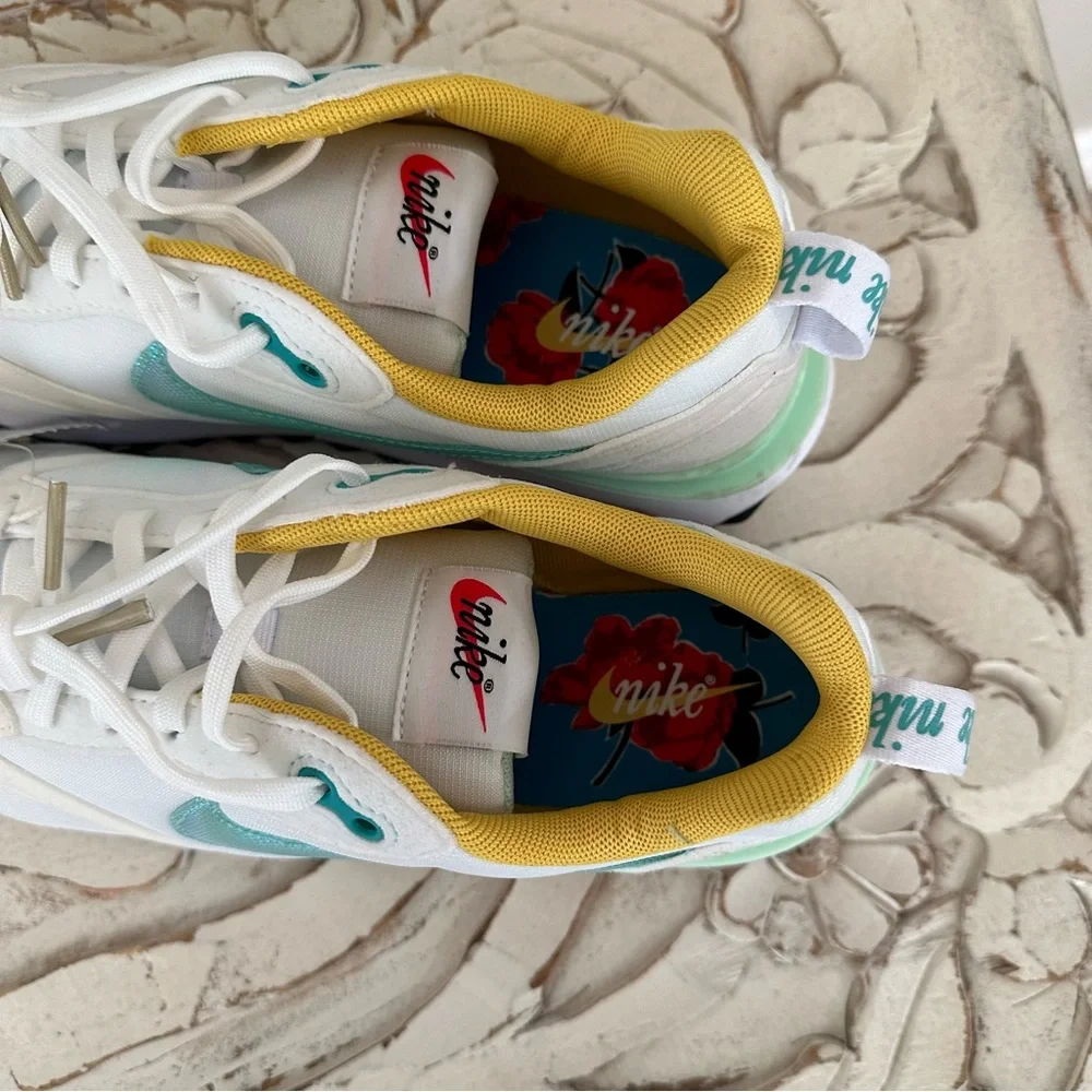 Nike Womens Air Max Dawn - Picture 6 of 7